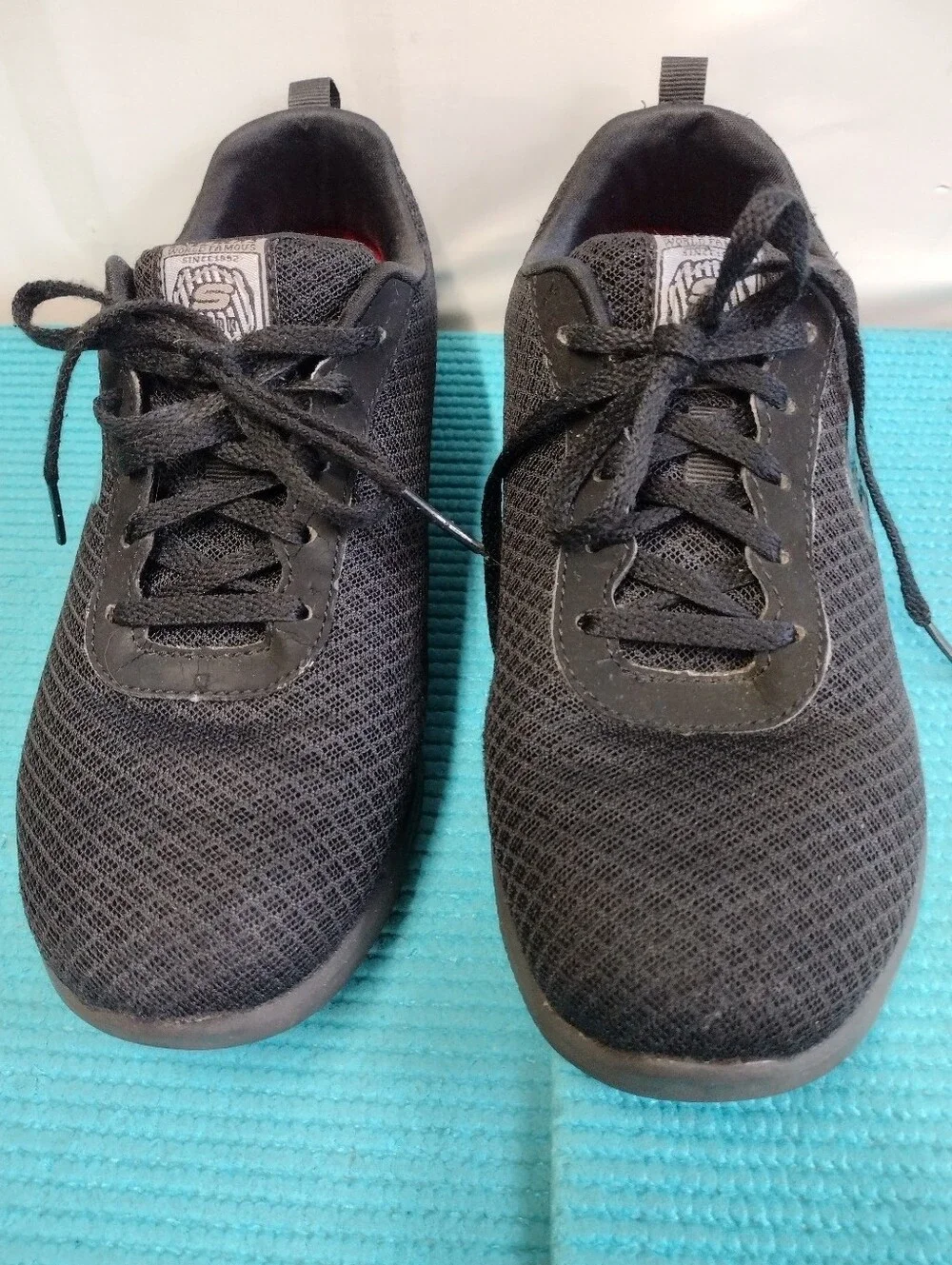 Skechers Women's Work Slip Resistant Shoes Size 6